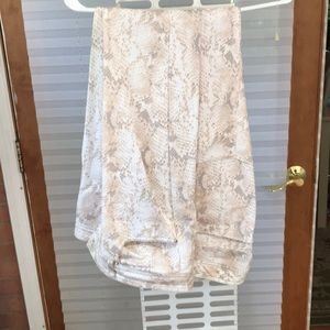 White House black market python pant